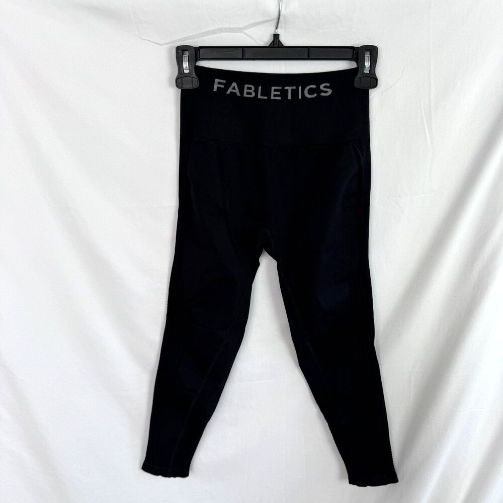 Fabletics Seamless High Waisted Capri Leggings Size Small Black Mesh